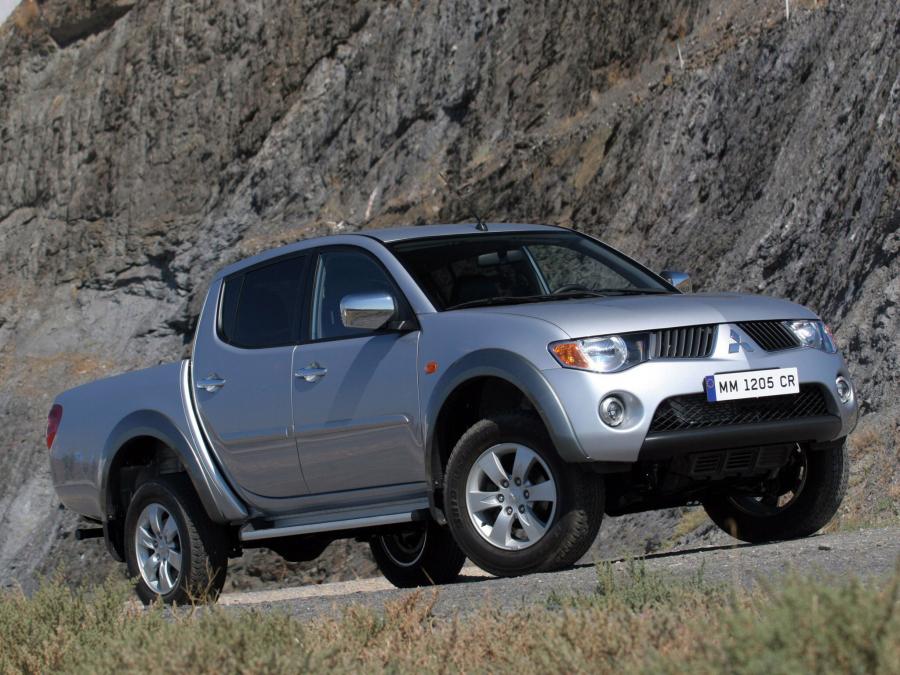  Mitsubishi L200 4Life Double Cab 2006 года  (фото 12 из 14)